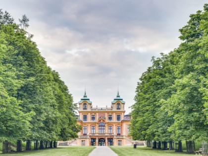 照片: 公园和娱乐活动, 城堡， 要塞和宫殿, 其他地方, Seeschloss Monrepos, Schloss Favorite, 巴登-符腾堡