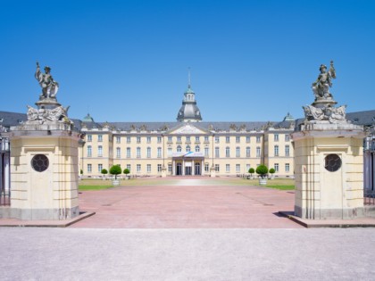 照片: 博物馆和展览会, 公园和娱乐活动, 城堡， 要塞和宫殿, Schloss Karlsruhe, 巴登-符腾堡